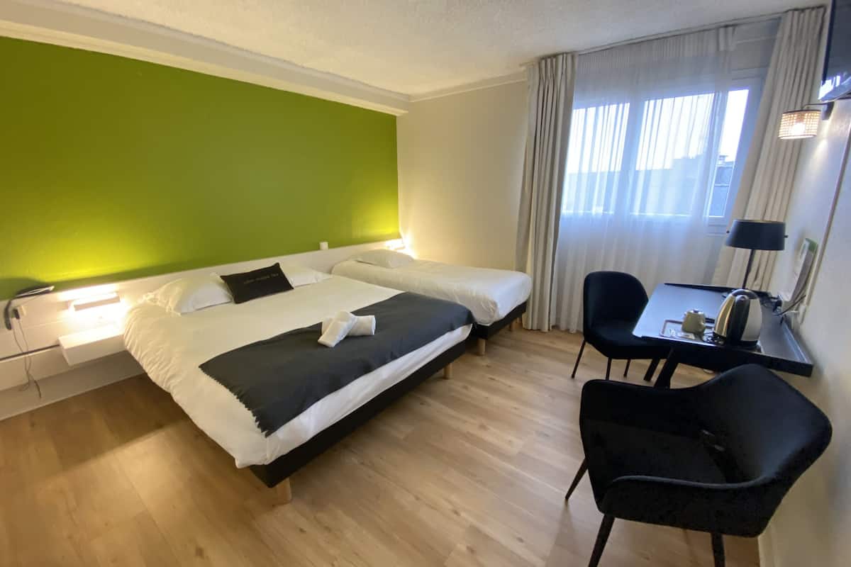 classic twin room | 3 bedrooms, desk, iron/ironing board, free wifi