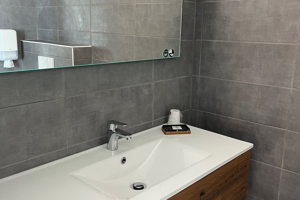 comfort double room | bathroom | hair dryer