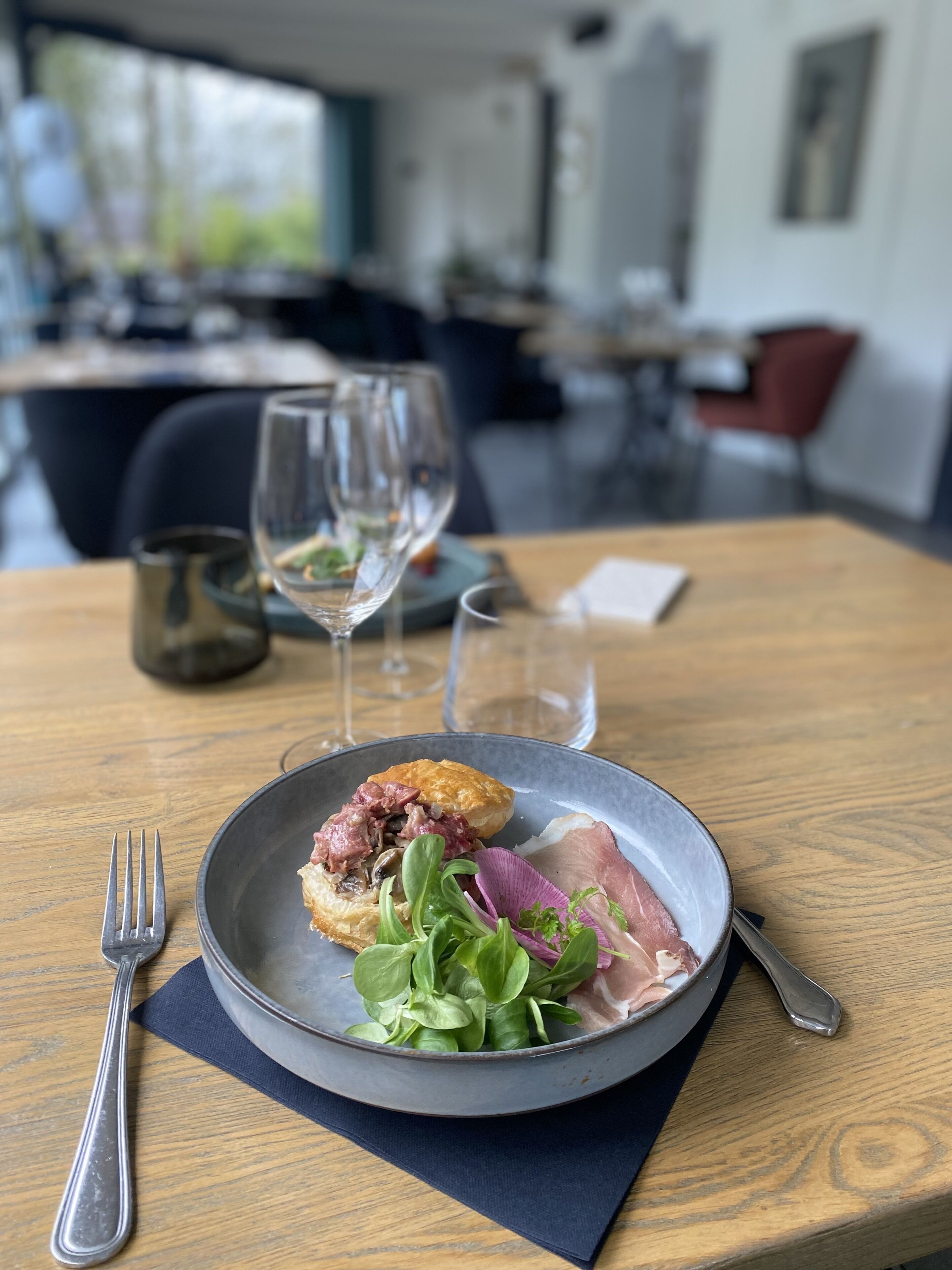 lunch and dinner served