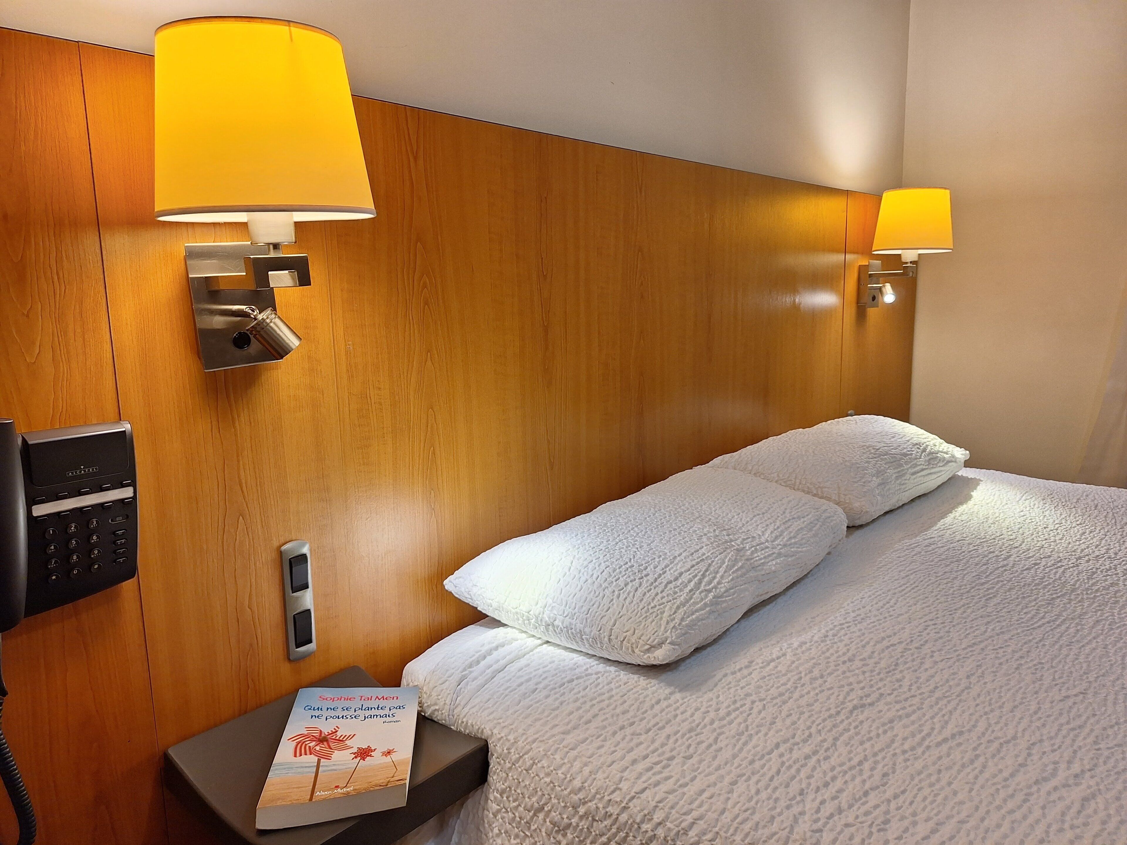 書桌、遮光窗簾/窗簾、隔音、熨斗/熨衫板