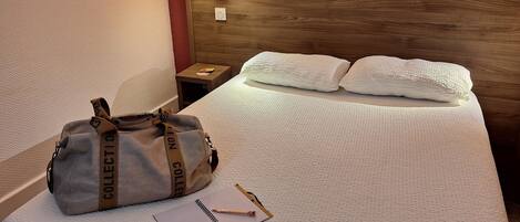 Habitación doble Club | Escritorio, cortinas blackout y insonorización