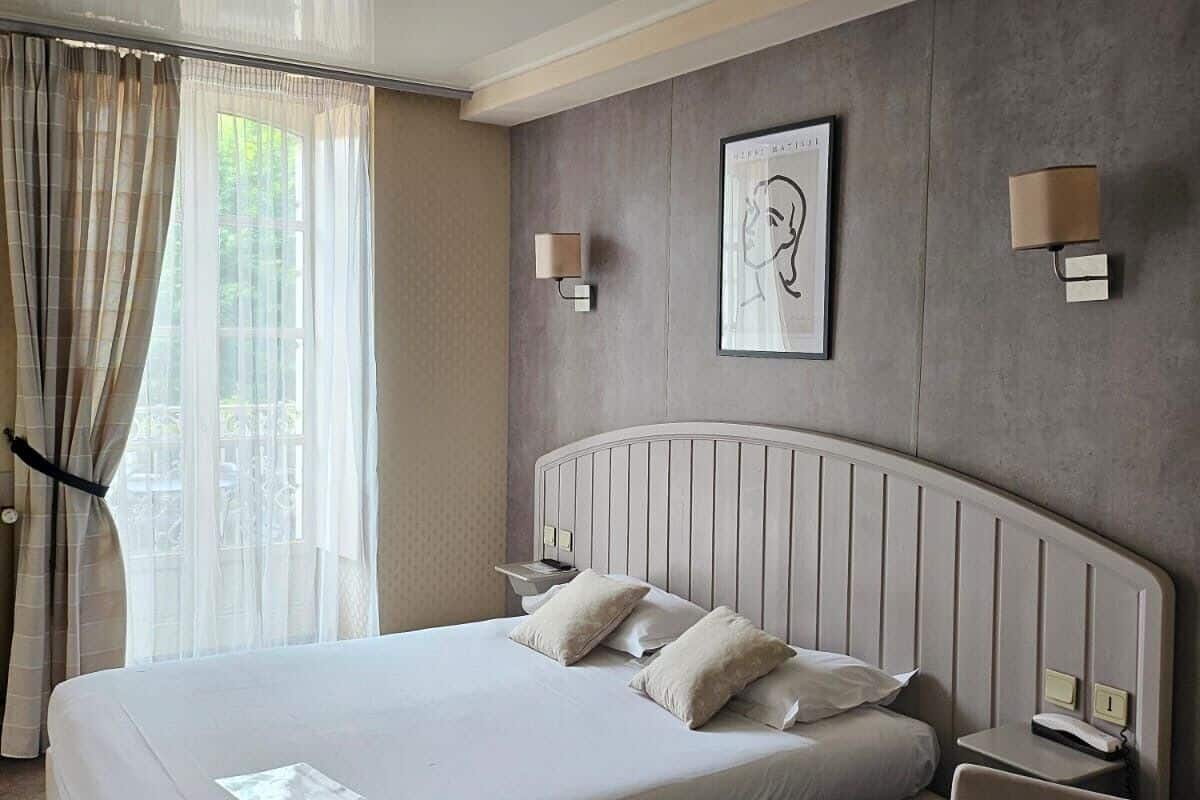 superior double or twin room | individually decorated, blackout curtains, soundproofing