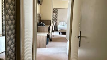 Suite (Salon) | Con stile personalizzato, tende oscuranti, insonorizzazione