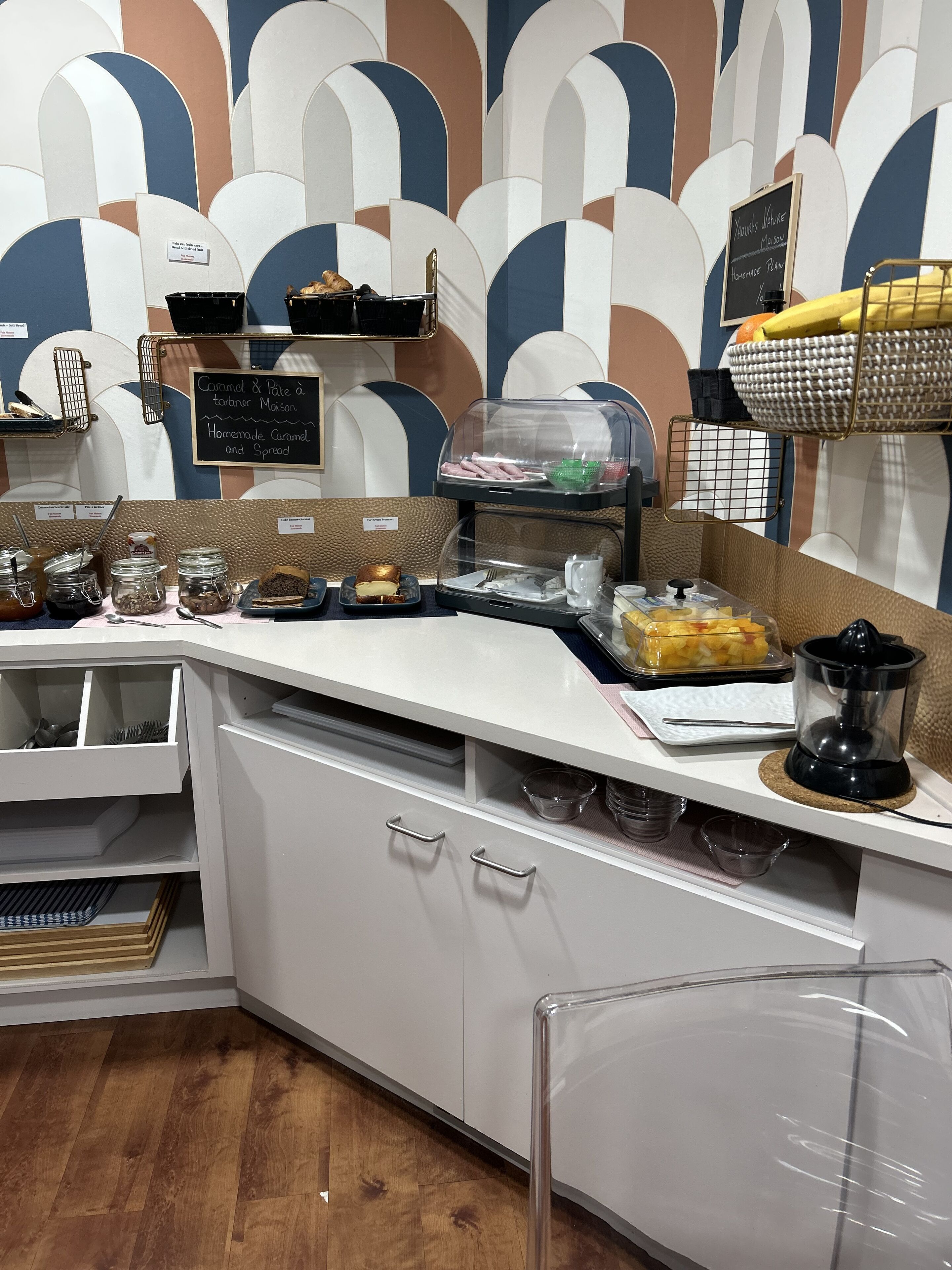 daily buffet breakfast (eur 13.00 per person)