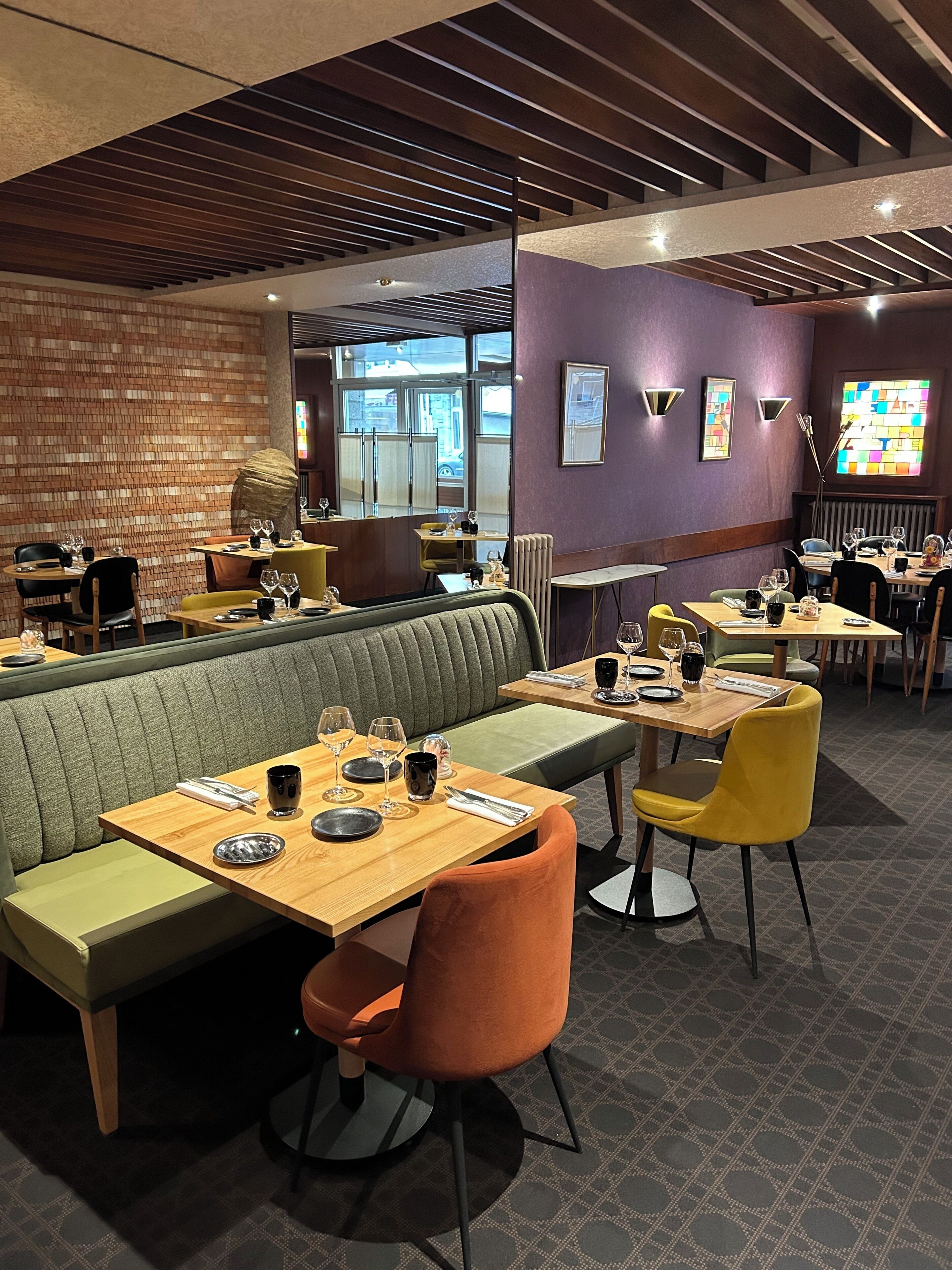 Déjeuner et dîner servis sur place