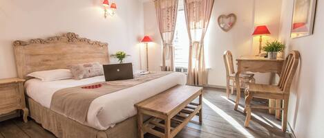 Comfort Double Room | Desk, free WiFi, bed sheets