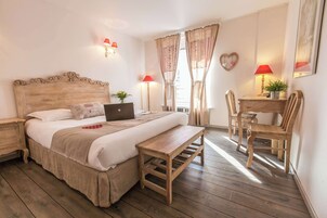 Comfort Double Room | Desk, free WiFi, bed sheets