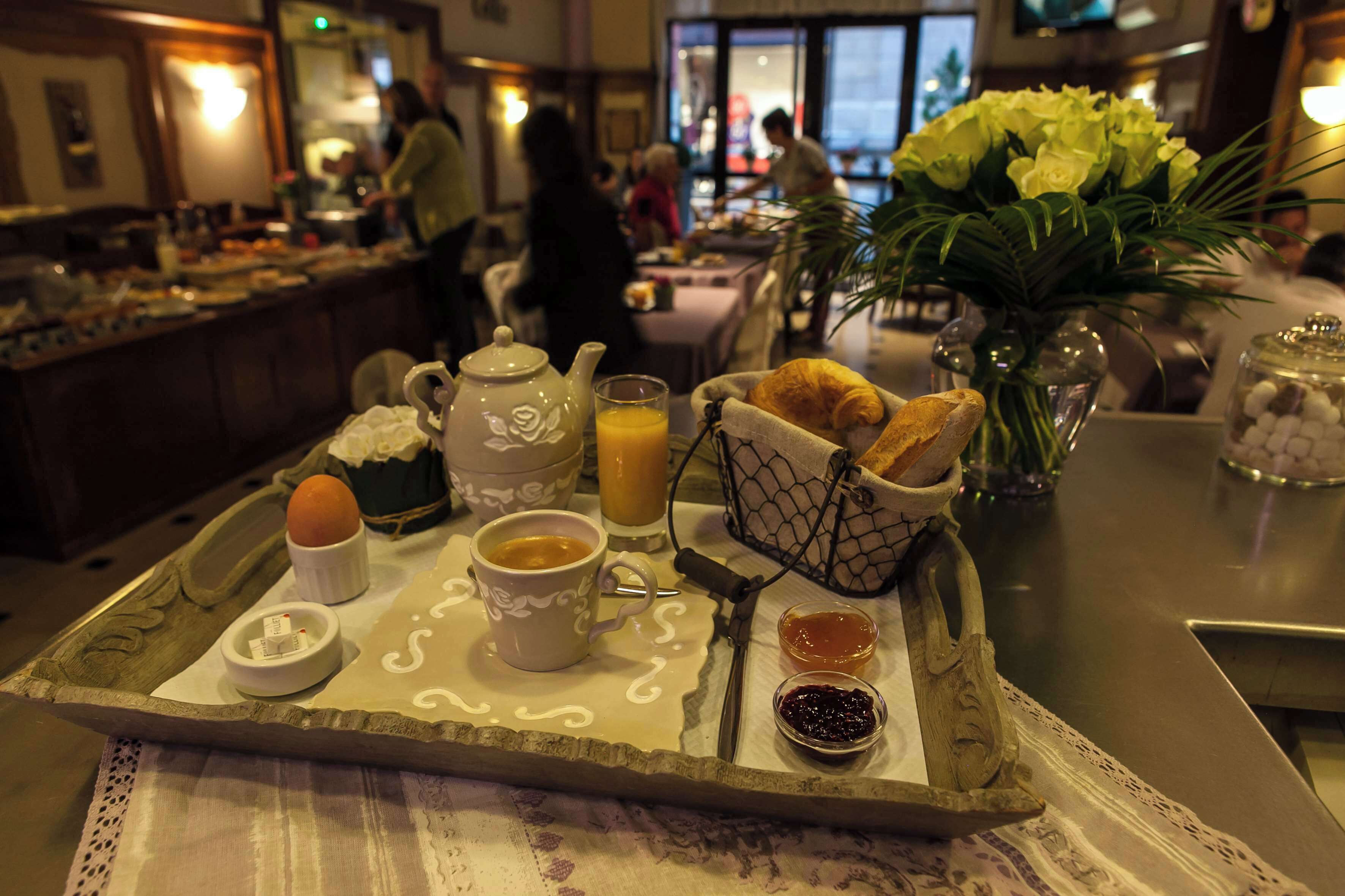 Tägliches Frühstücksbuffet gegen Gebühr