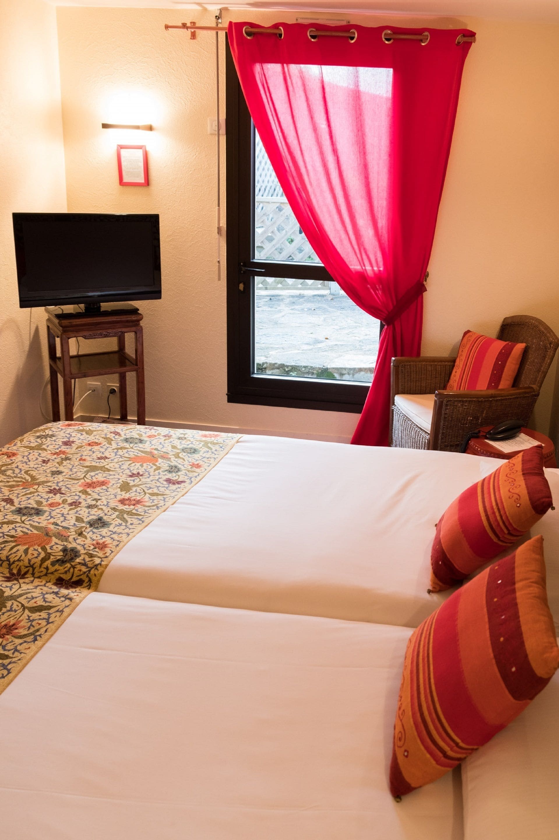 standard room, 2 single beds, terrace | in-room safe, soundproofing, free wifi