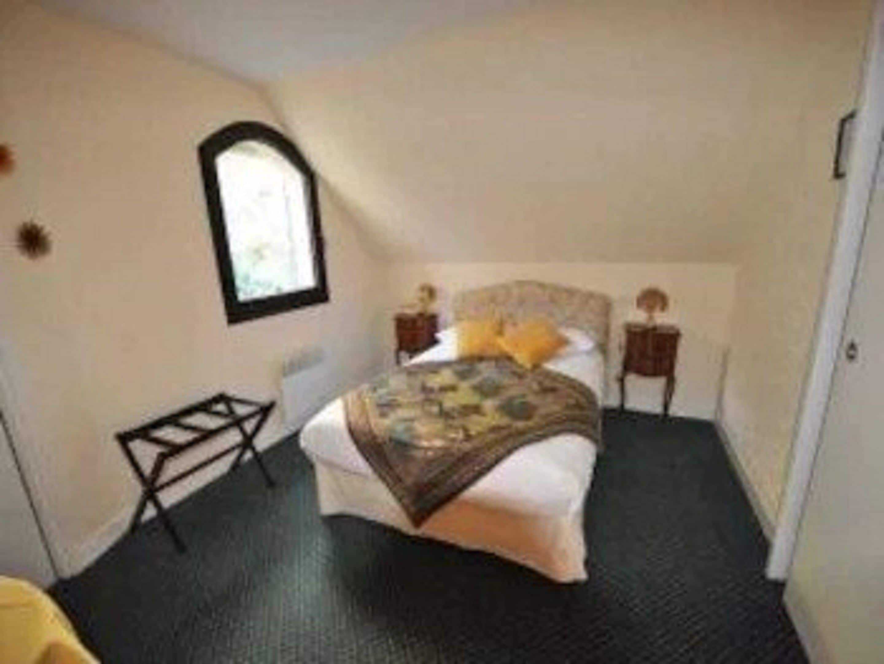 standard double room | in-room safe, soundproofing, free wifi