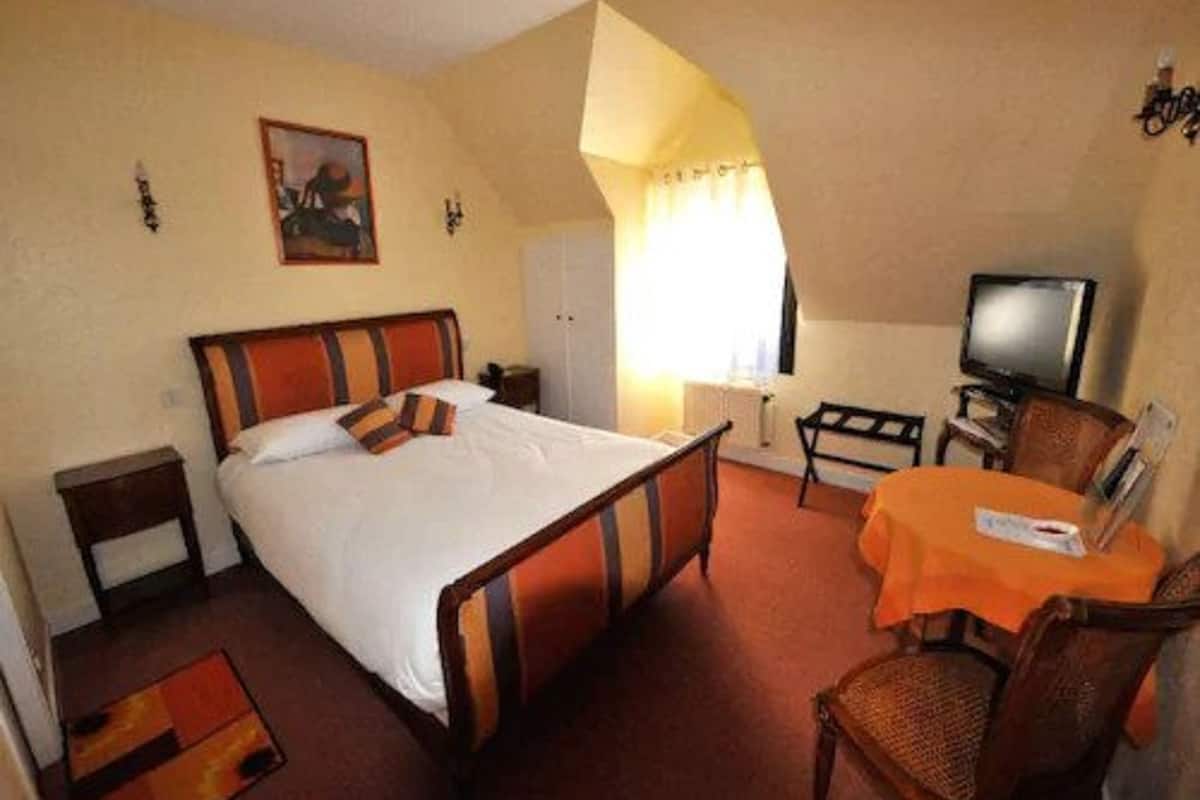 In-room safe, soundproofing, free WiFi