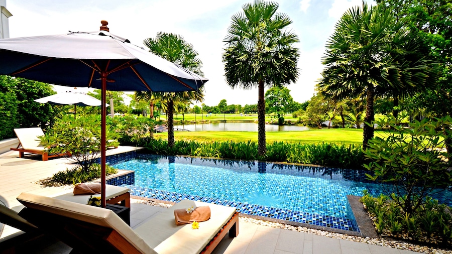 Summit Windmill Golf Suite Hotel @Suvarnabhumi