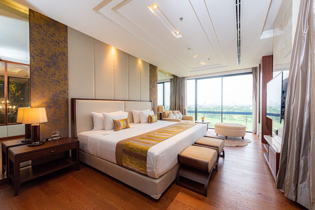 Grand Duplex Presidential Suite - Free Suvarnabhumi Airport Transfer | 1 bedroom, minibar, in-room safe, desk