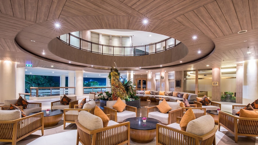 Summit Windmill Golf Suite Hotel @Suvarnabhumi