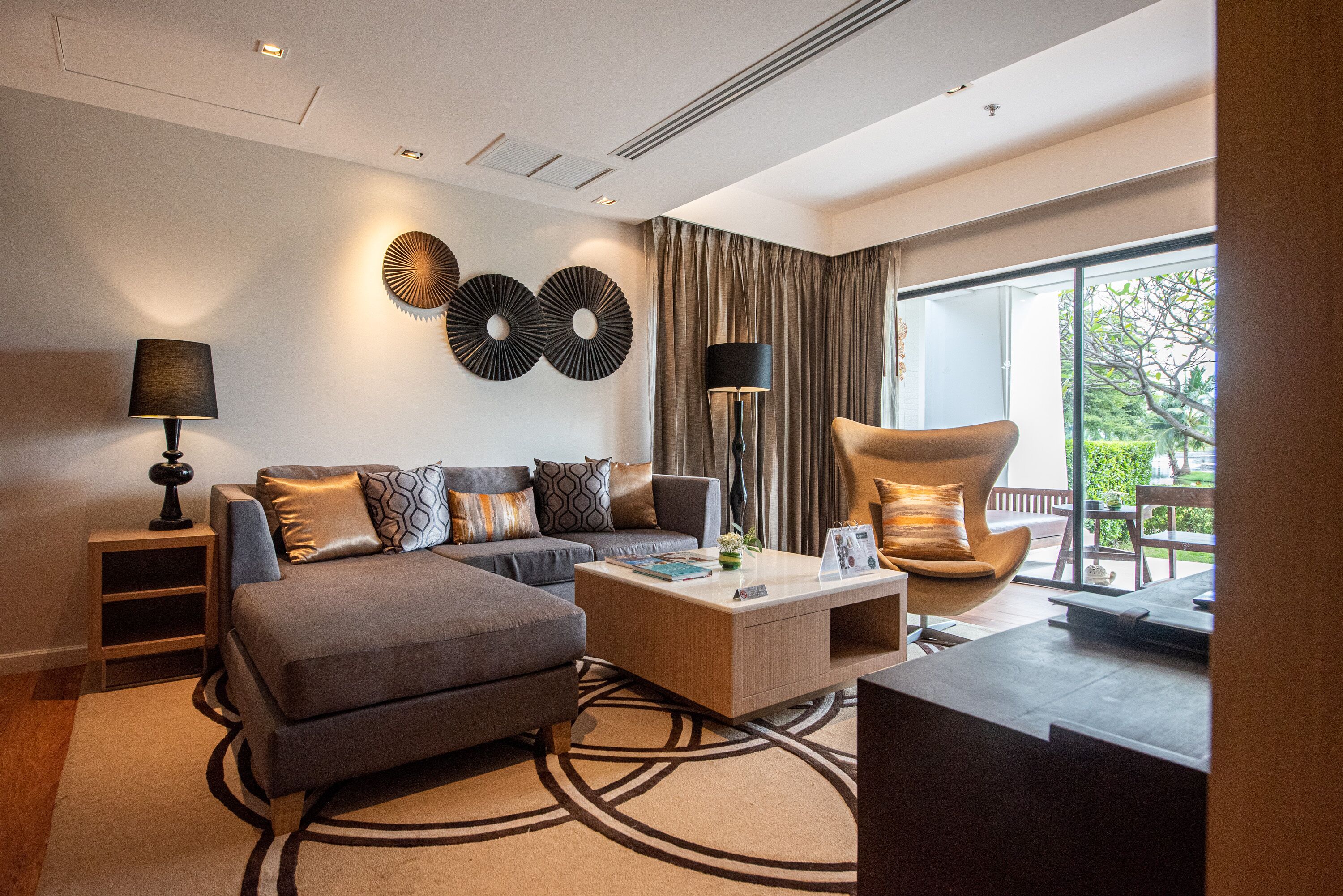 Grand Garden Suite - Free Suvarnabhumi Airport Transfer | 1 soverom, minibar, safe på rommet og skrivebord