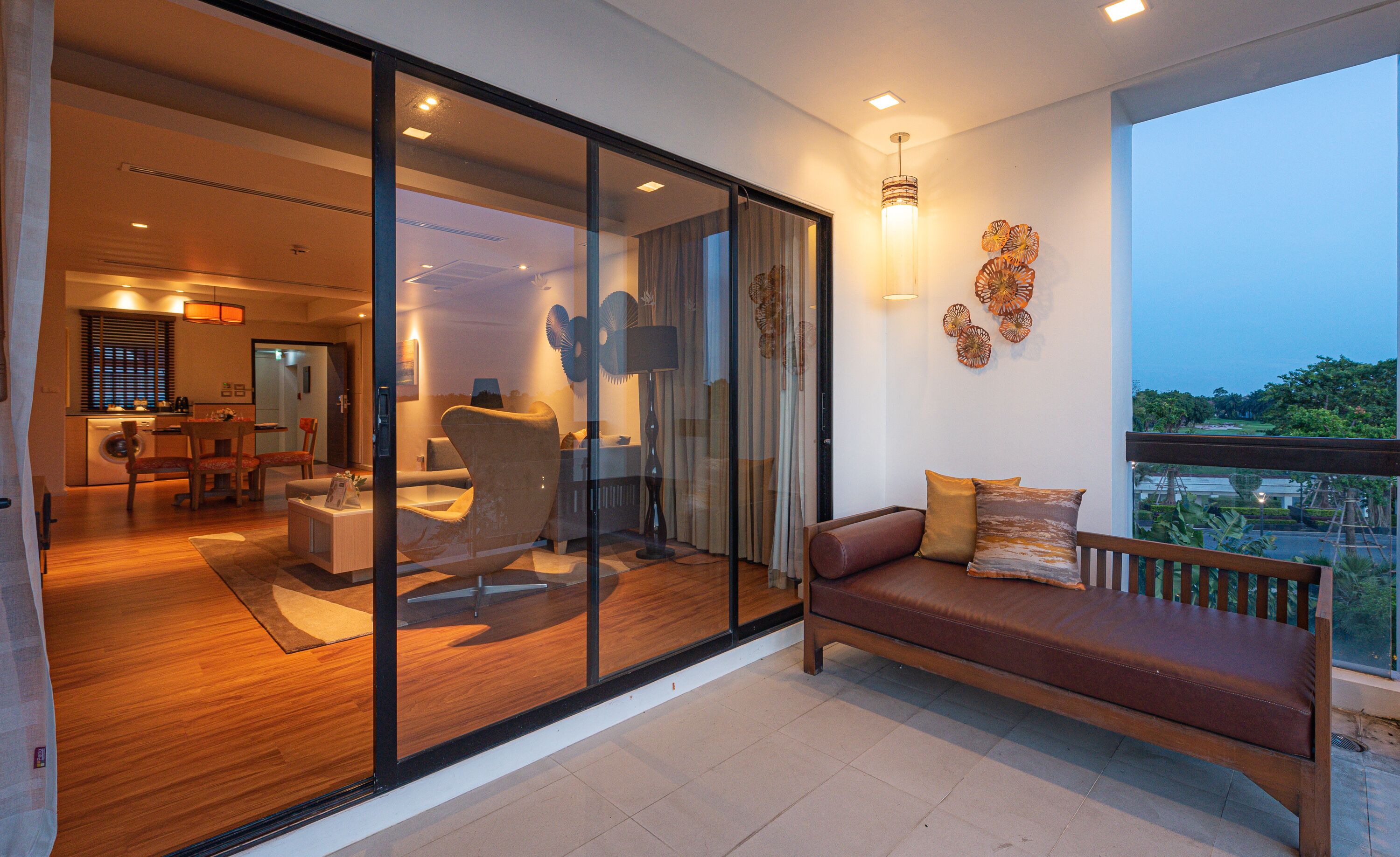 grand deluxe suite - free suvarnabhumi airport transfer | terrace/patio