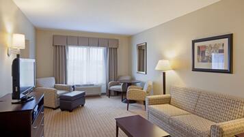 Bureau, fer et planche à repasser, lit de bébé (gratuit)