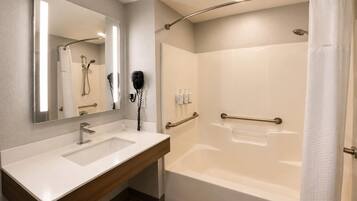 Deluxe Room, 2 Queen Beds, Accessible, Non Smoking (Mobility Accessible) | Bathroom