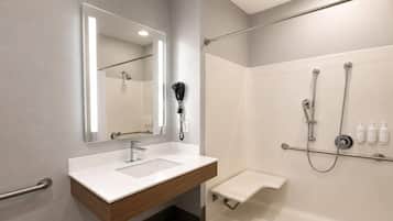 Bañera con ducha, artículos de tocador gratuitos, secador de pelo