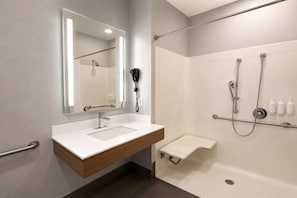 Room, 2 Queen Beds, Accessible, Non Smoking | Bathroom | Combined shower/bathtub, free toiletries, hair dryer, towels - Microtel Inn & Suites by Wyndham Macon (Macon)