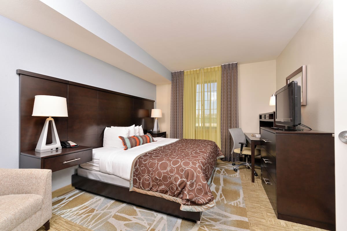 In-room safe, desk, iron/ironing board, free WiFi