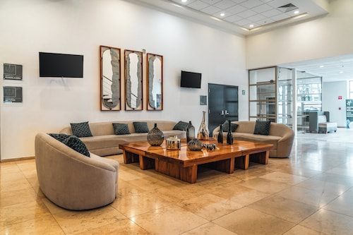 Holiday Inn Guadalajara Patria Universidad by IHG