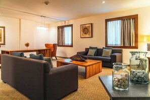 Down comforters, in-room safe, desk, laptop workspace