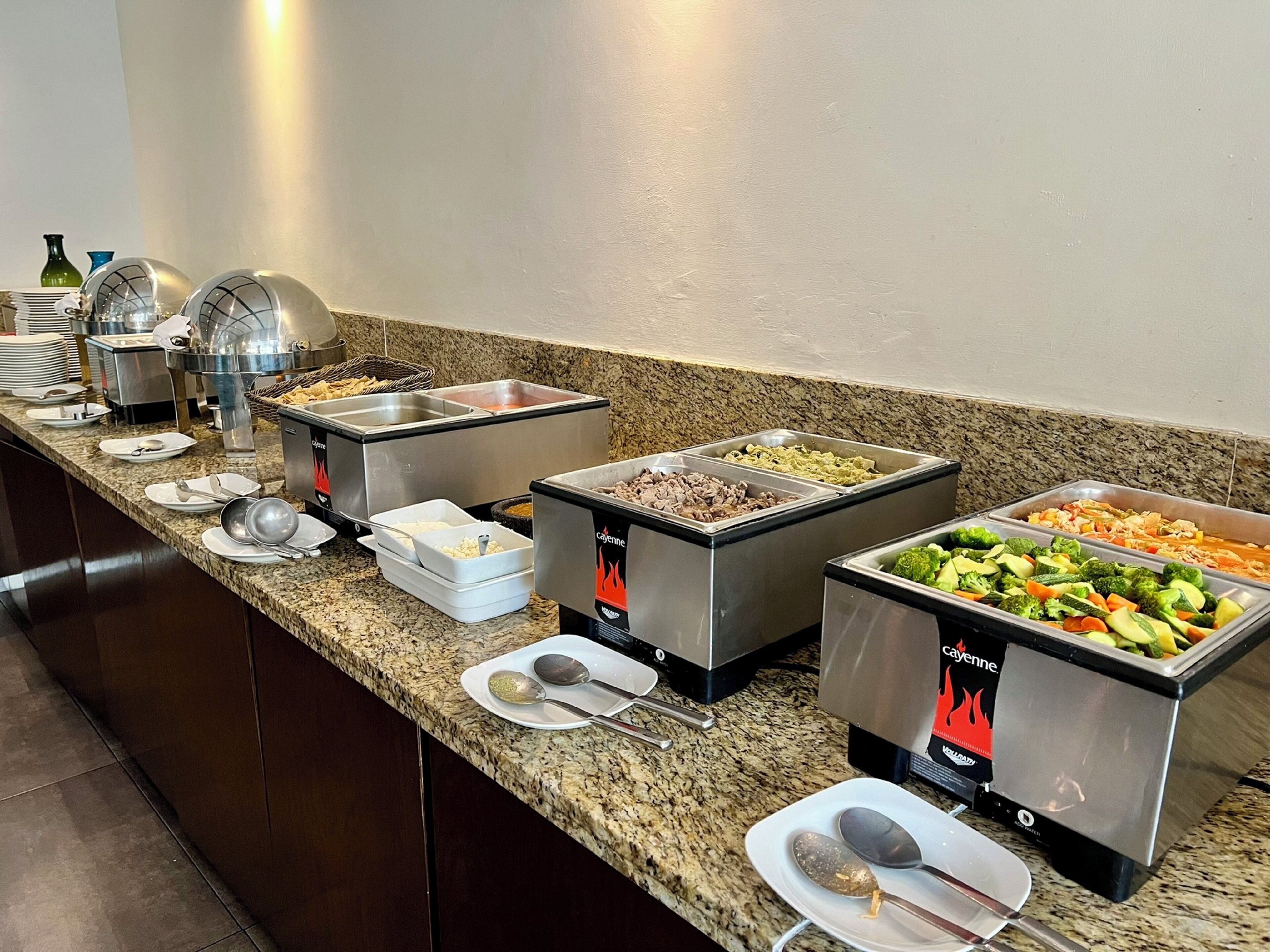 daily buffet breakfast (mxn 289 per person)