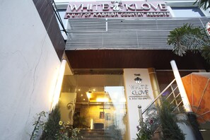 Front of property - The White Klove (New Delhi)
