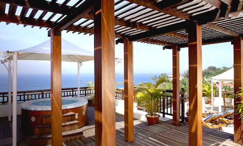 Gokulam Grand Turtle On The Beach