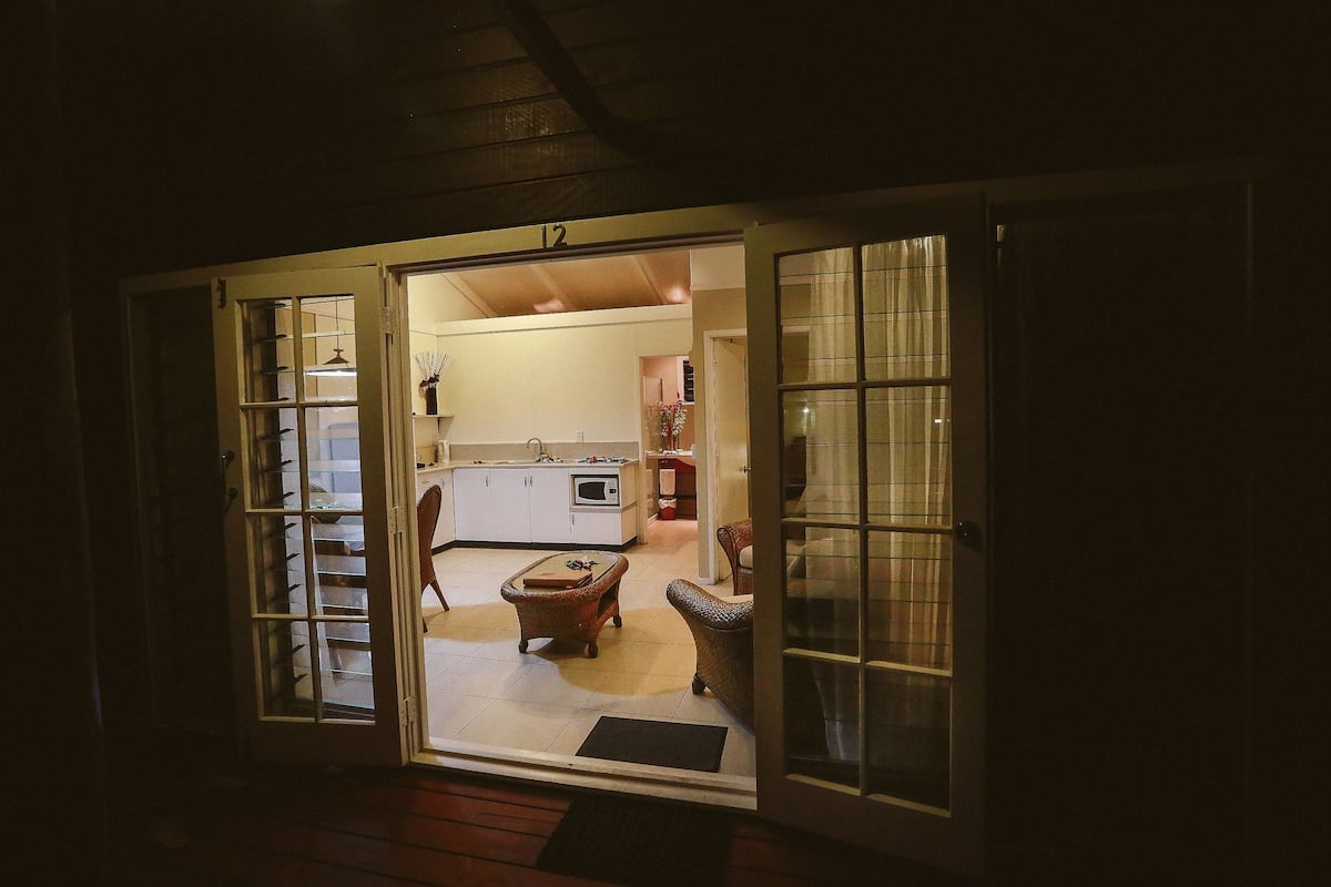 standard duplex, garden area | 2 bedrooms, premium bedding, in-room safe, free rollaway beds