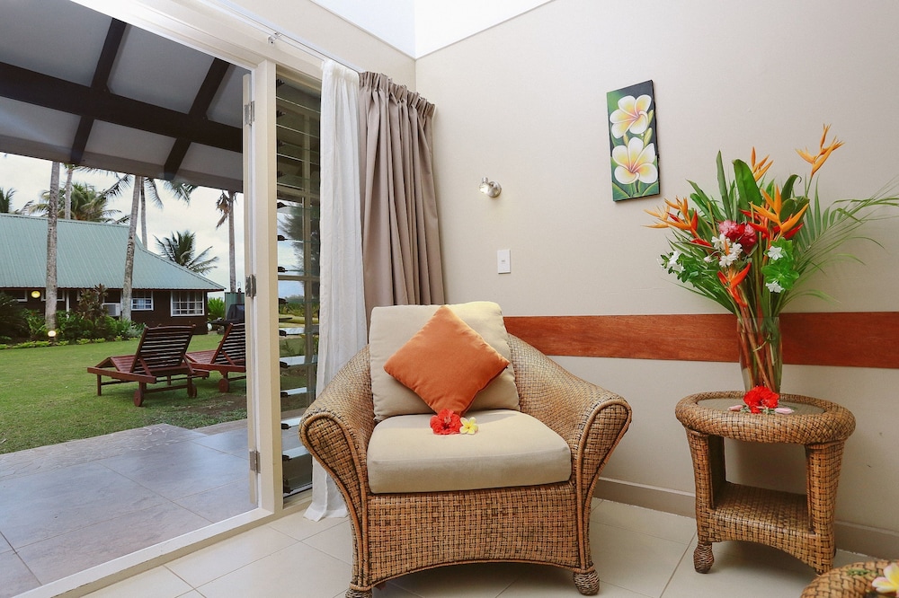 Muri Beachcomber by null