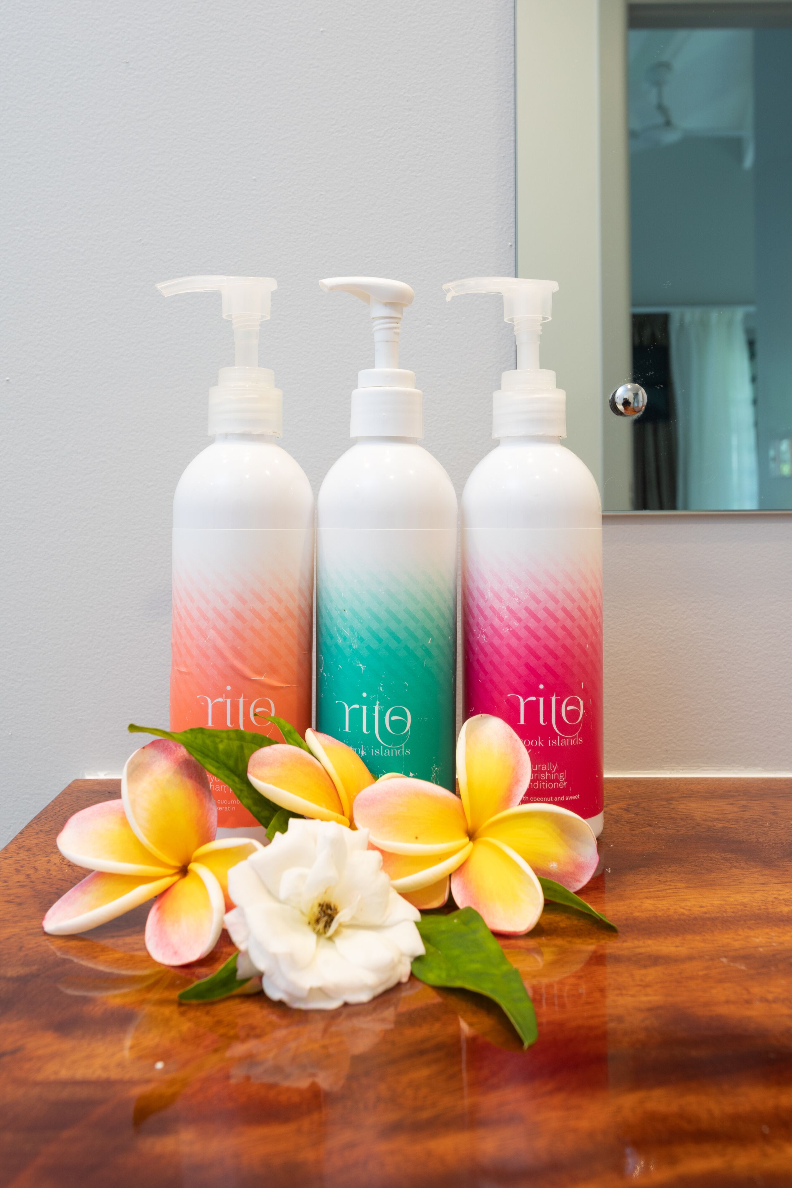 villa, 1 king bed, garden area | room amenity