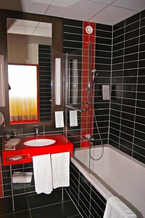 Free toiletries, hair dryer, towels, soap - PLAZA Premium Salzburg (Salzburg)