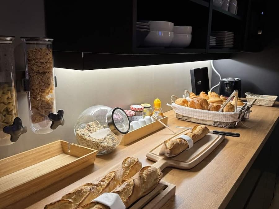Daily buffet breakfast (EUR 7.35 per person)
