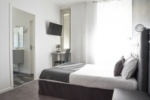 Double Room | Down comforters, desk, free WiFi, bed sheets