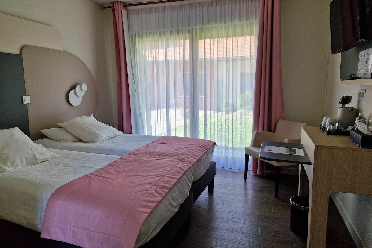 Standard Room, 2 Twin Beds, Non Smoking, Terrace | Desk, iron/ironing board, free WiFi, bed sheets