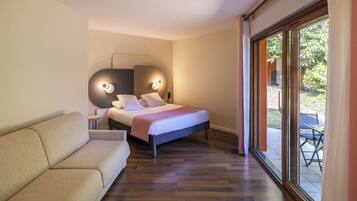 Family Room, 1 Queen Bed, Non Smoking, Terrace (with Sofabed) | Desk, iron/ironing board, free WiFi, bed sheets