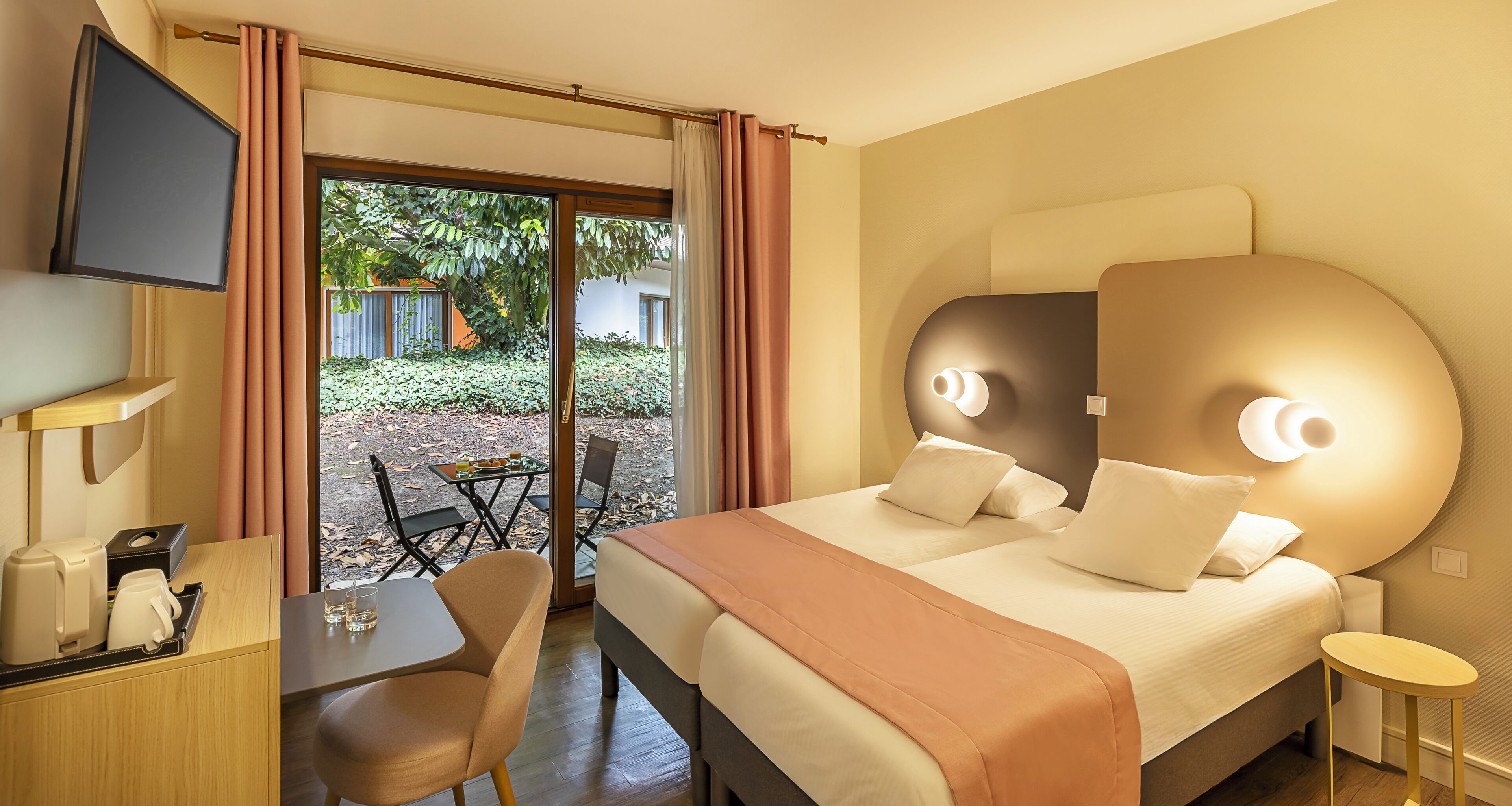 Chambre Standard, 2 lits une place, non-fumeurs, terrasse | Bureau, fer et planche à repasser, Wi-Fi gratuit, draps fournis