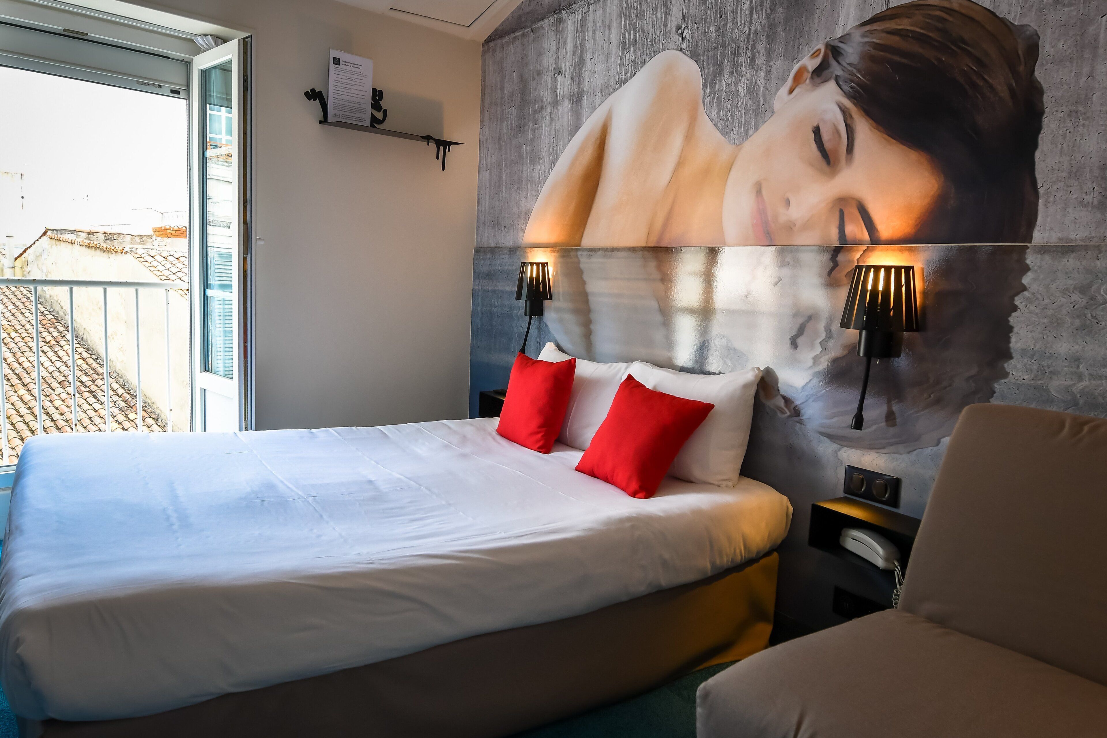 triple room | desk, blackout curtains, iron/ironing board, cots/infant beds