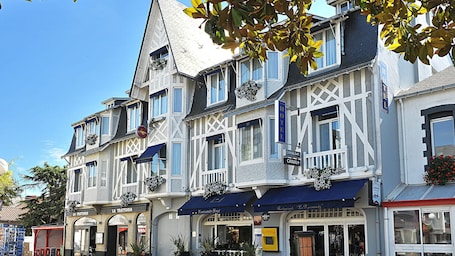 Exterior. Citotel Normandy Hotel