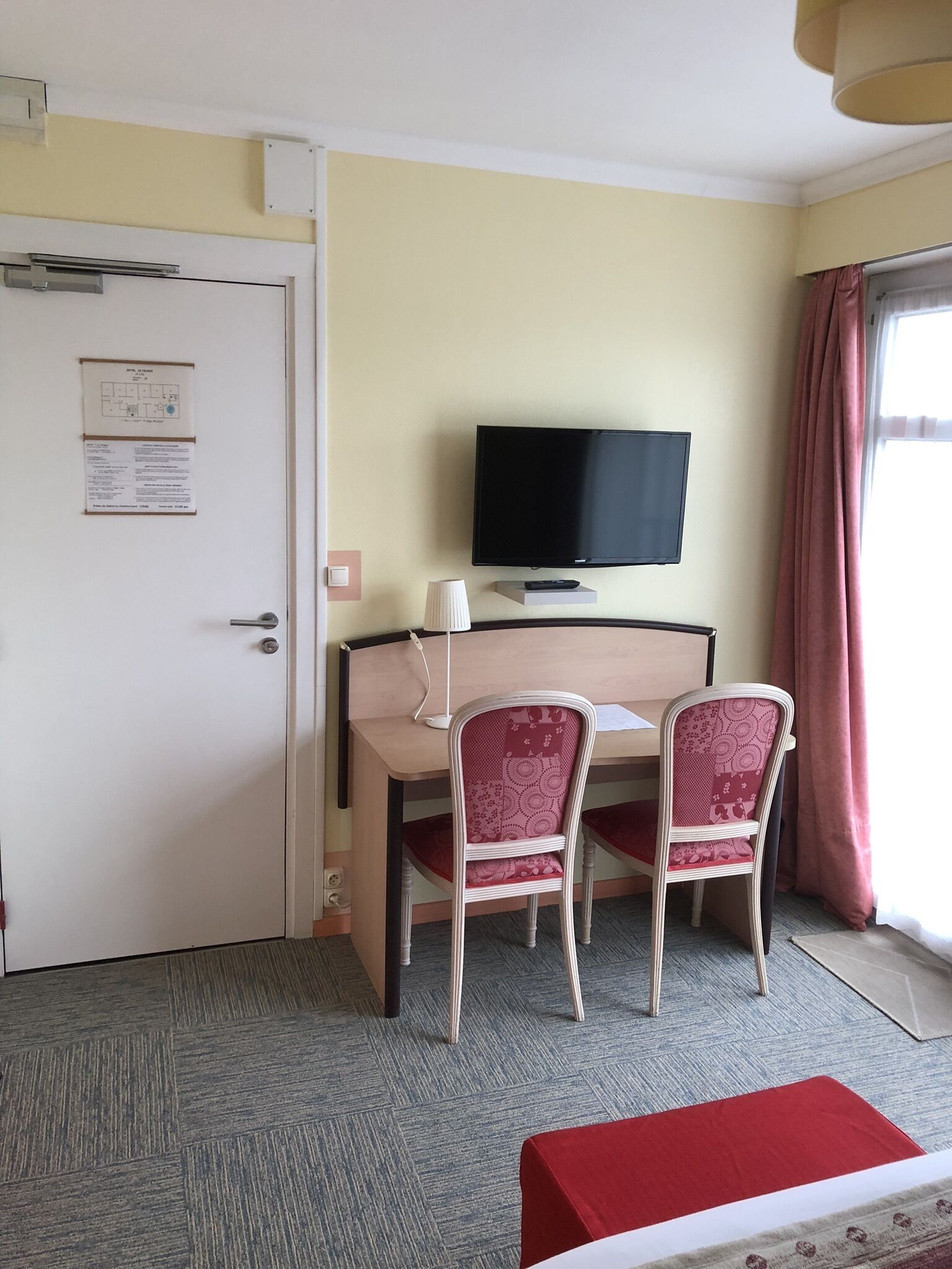 single room | blackout curtains, iron/ironing board, free wifi, bed sheets