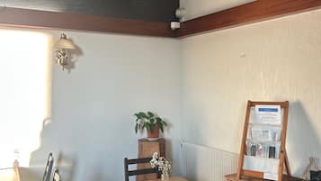 Kontinental morgenmad hver dag (8.9 EUR pr. person)