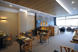 逢周一至周五供应欧陆式早餐（每人 EUR 11.90）