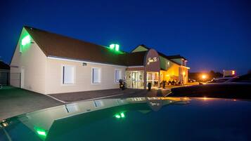 Seasonal outdoor pool