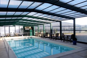 Seasonal outdoor pool - Logis Jum'Hotel (Saints-Geosmes)