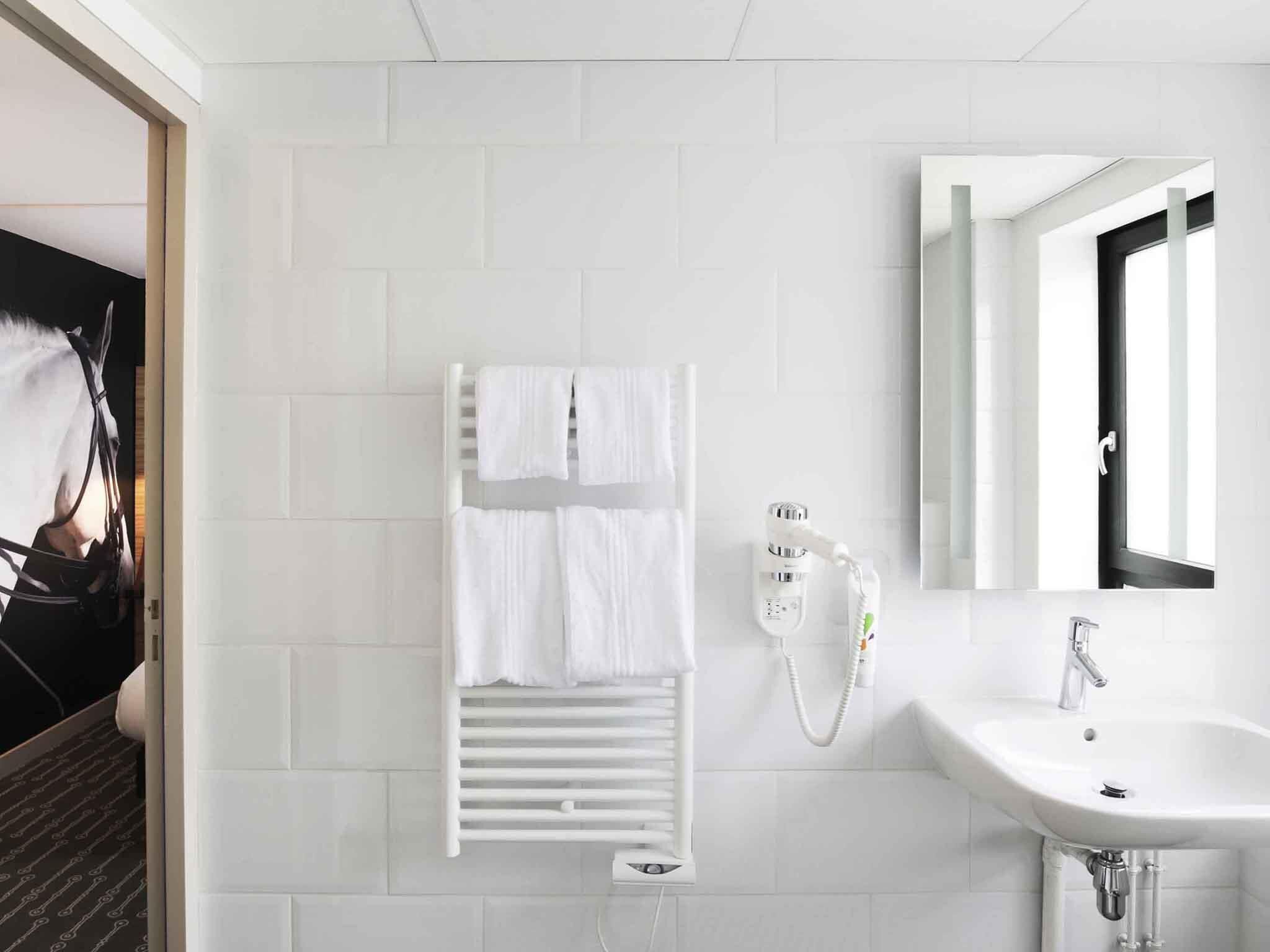 standard room, 1 double bed with sofa bed | in-room safe, desk, soundproofing, iron/ironing board