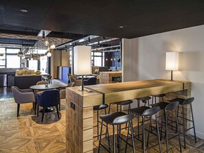 酒吧（店内）