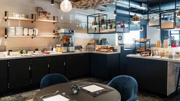 Free daily buffet breakfast