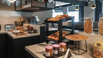 Petit déjeuner buffet compris tous les jours